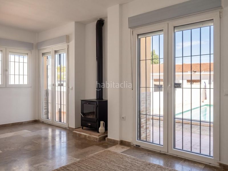Foto e157bc38-6699-4ef1-b28d-aeb295719de1. Casa aparellada amb aparcament piscina a Ronquillo (El)