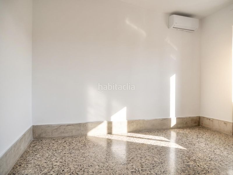 Foto 61427e75-fe9d-45b3-b143-a0ccfa5b6801. Casa adossada a Umbrete