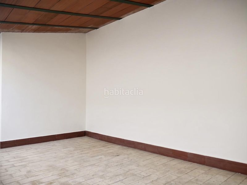 Foto 84c25bb2-f458-49c2-8642-49a7da7a5d54. Casa adossada a Umbrete