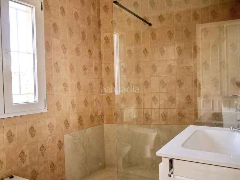 Foto d155bd43-37b5-4889-ac2f-7cdd490a40db. Casa adossada a Umbrete