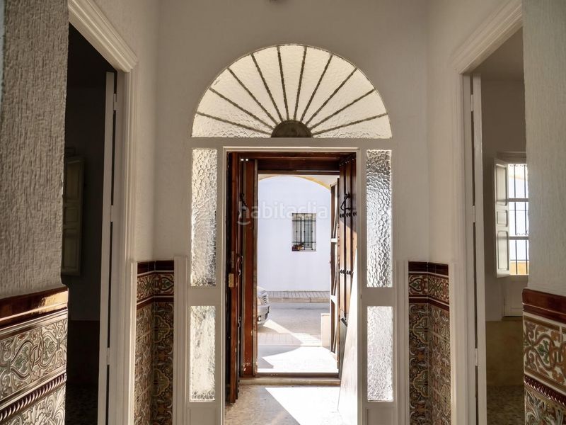 Foto e5d8d8a6-e2d5-4ffb-ac19-05d7e63f4093. Casa adossada a Umbrete