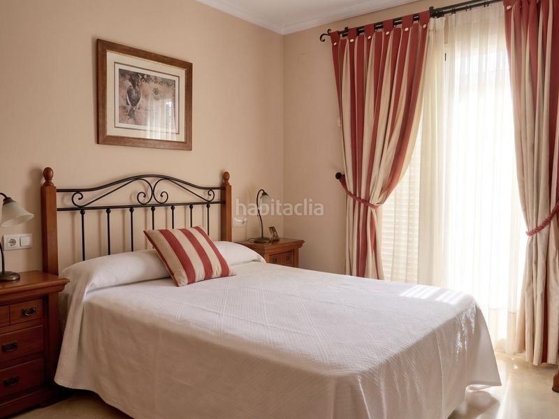 Foto 8d4ffad7-ed18-4268-be1a-4fc0659801db. Casa adossada amb aparcament a Coria del Río