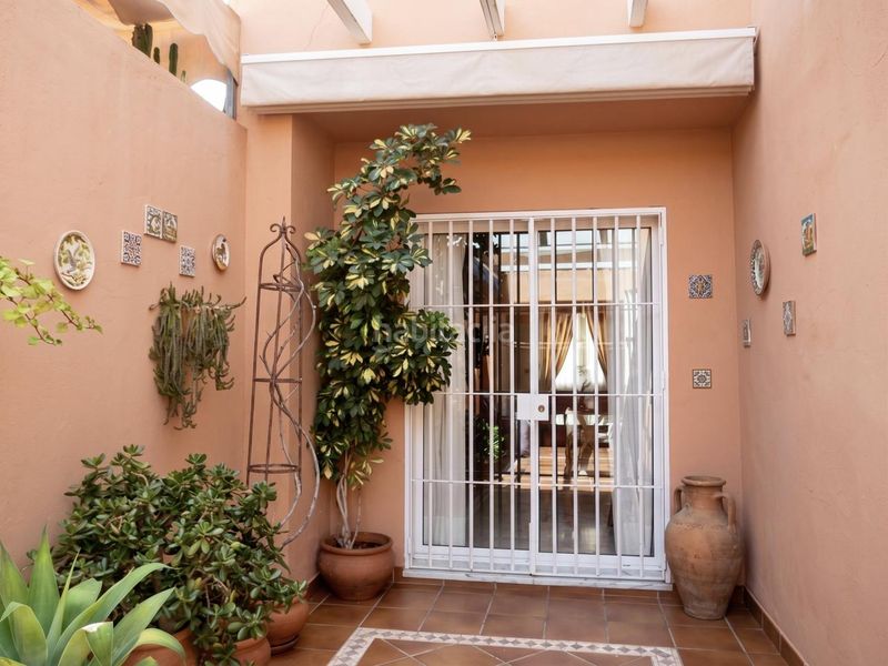 Foto c156dda8-7009-45da-8e80-1d6b1db11c15. Casa adossada amb aparcament a Coria del Río