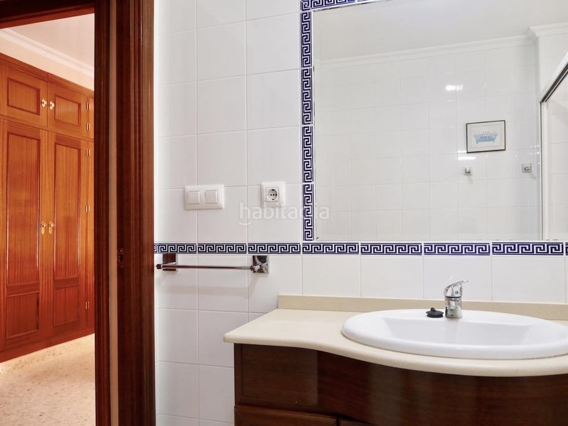 Foto c71fa732-0c16-4e25-b77c-3c5bffa0441b. Casa adossada amb aparcament a Coria del Río