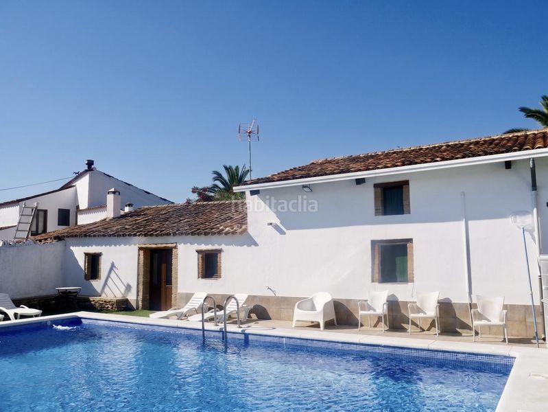 Foto b6697454-abf6-43e5-bd94-43f26258a0ed. Casa amb piscina a Corteconcepción