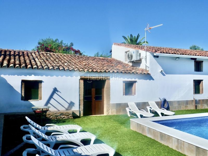 Foto be640be5-1567-4178-9198-6d81cad7f739. Casa amb piscina a Corteconcepción