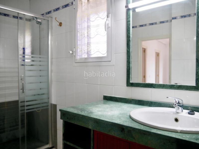 Foto 1c53762f-617f-4218-8e61-791e970e638b. Casa a schiera con parcheggio in Bollullos de la Mitación