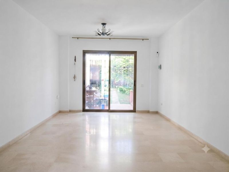 Foto 94ae61a9-3f91-4165-abf0-474d36b22f29. Casa a schiera con parcheggio in Bollullos de la Mitación