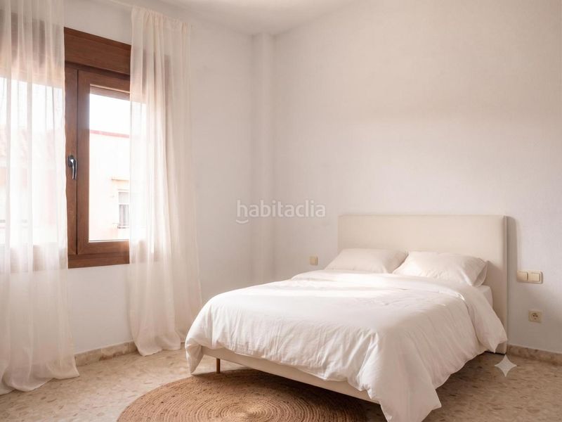 Foto e034d4a3-8127-4c03-a973-704f4519d974. Casa a schiera con parcheggio in Bollullos de la Mitación