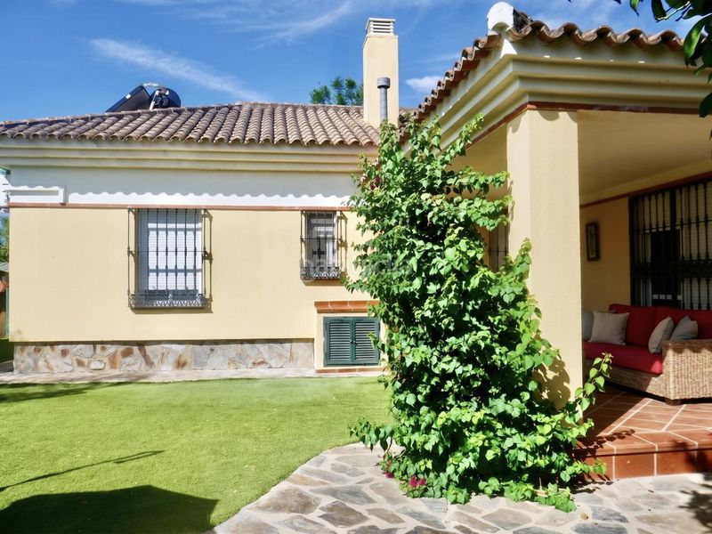 Foto 47a548bc-78a9-49cb-ac43-90eec2c70a20. Casa con parcheggio piscina in Olivar de Quintos Montequinto
