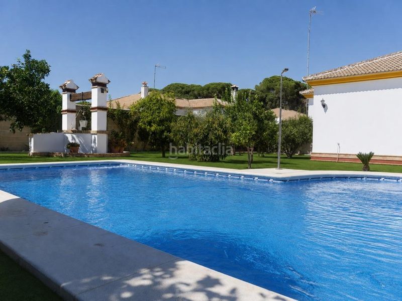 Foto 5e8fcde2-76ef-4aa5-9adf-53f793c9b427. Casa amb aparcament piscina a Hinojos