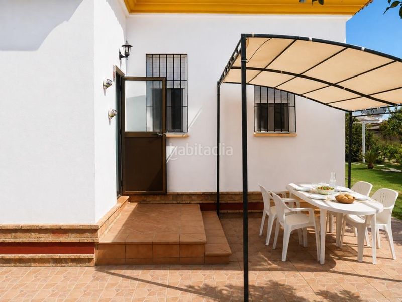 Foto a38a1296-3800-437d-93d3-6c2101bd4cff. Casa amb aparcament piscina a Hinojos