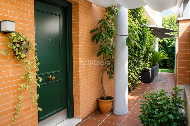 Foto 1cae073c-ce75-4229-b9f1-edb928fffda9. Casa aparellada amb calefacció aparcament piscina a Bormujos