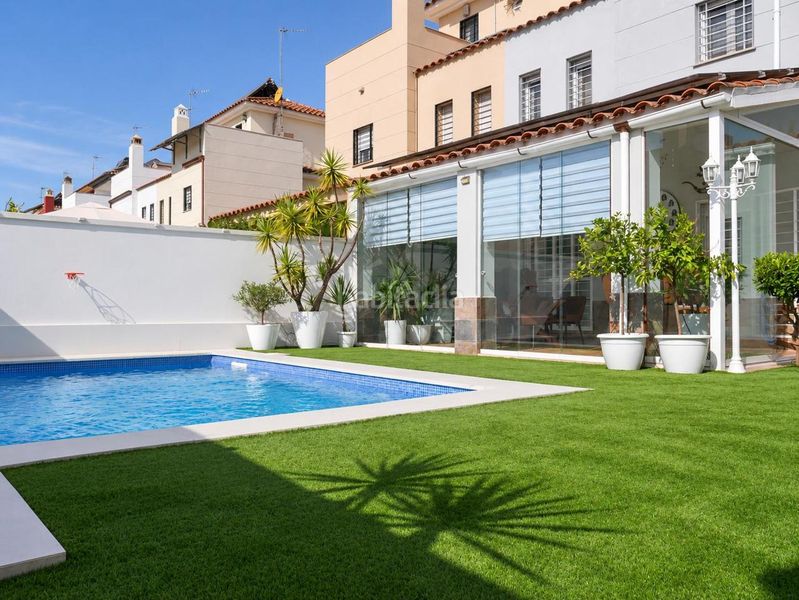 Foto 053f36da-53ed-4787-862c-7bf6ecc6e1c3. Casa aparellada amb aparcament piscina a Zona Universitaria Bormujos