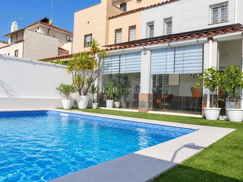 Foto 45df0a93-6027-4eb2-b2fe-1add86c1255f. Casa aparellada amb aparcament piscina a Zona Universitaria Bormujos