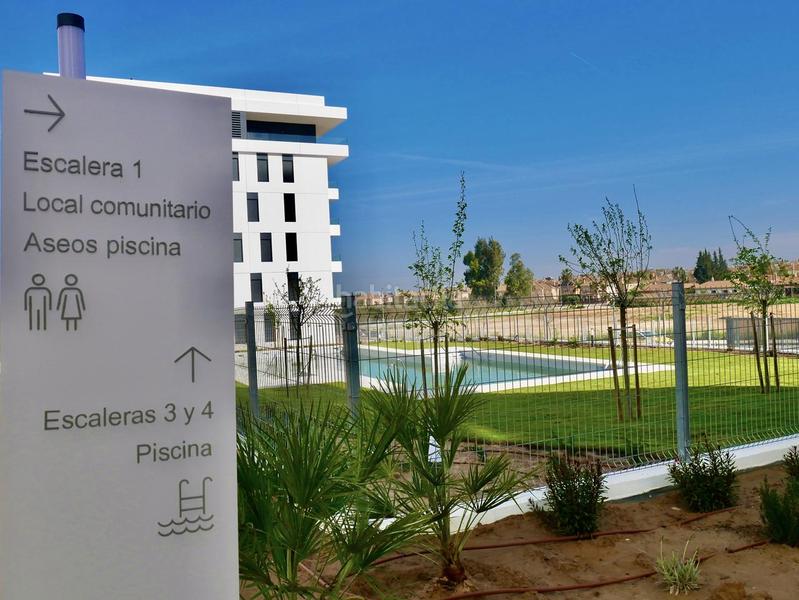 Foto 1e83d288-3f2b-40cb-bcf1-4346cff29a91. Affitto appartamento con parcheggio piscina in Entrenúcleos Dos Hermanas