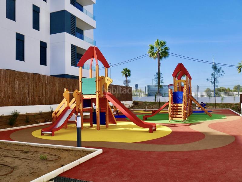 Foto 22891128-deec-4e61-af73-c80981bcc61d. Affitto appartamento con parcheggio piscina in Entrenúcleos Dos Hermanas