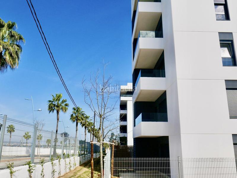 Foto 9687fc1b-3187-4c9d-83de-987b9919402c. Affitto appartamento con parcheggio piscina in Entrenúcleos Dos Hermanas