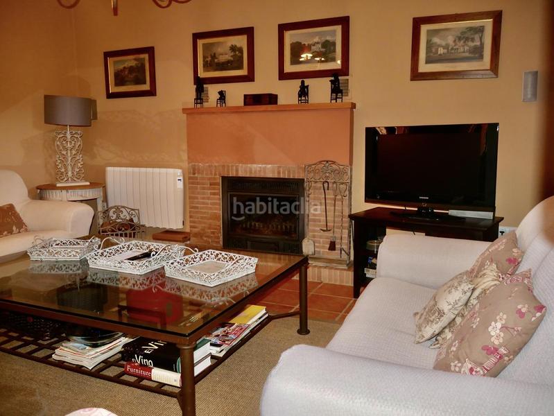 Foto c6d2428a-2662-4eb0-883b-ef71d22c8228. Casa amb aparcament piscina a Loreto Espartinas