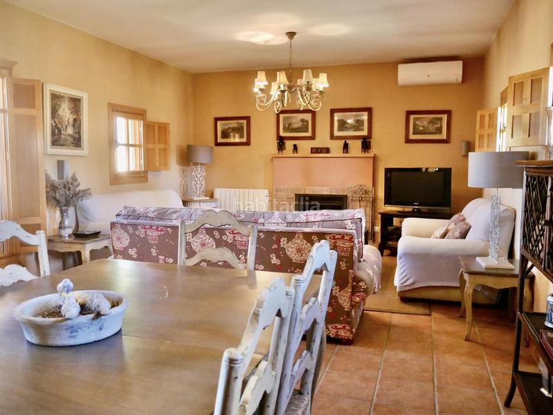 Foto dd04b3f2-d61c-46bc-a2a8-eee5fee3d0bd. Casa amb aparcament piscina a Loreto Espartinas