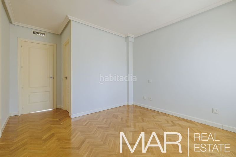 Foto 1b0a04d6-2d68-4683-8562-2b0757e3aaf9. Pis amb calefacció aparcament piscina a Acacias Madrid