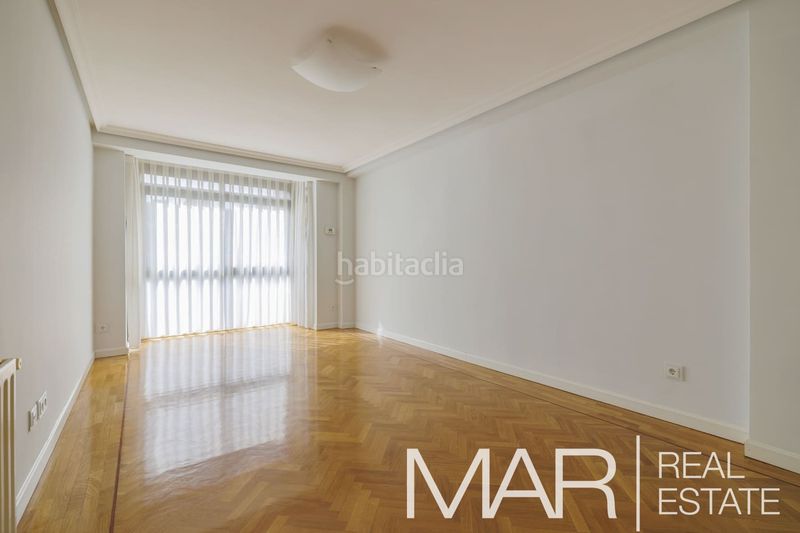 Foto 721f64b3-81e1-4219-8a29-65ed5ca7a5d2. Pis amb calefacció aparcament piscina a Acacias Madrid