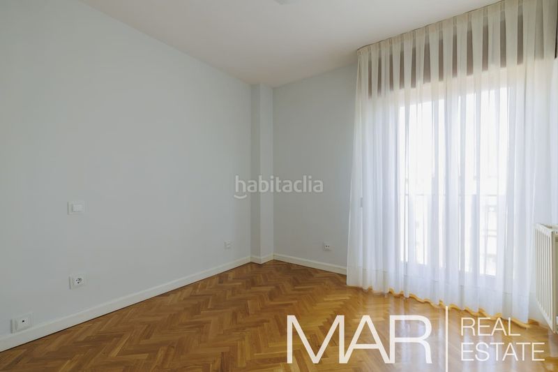 Foto 842c6b72-ce34-4e88-9896-a891dc09db92. Pis amb calefacció aparcament piscina a Acacias Madrid