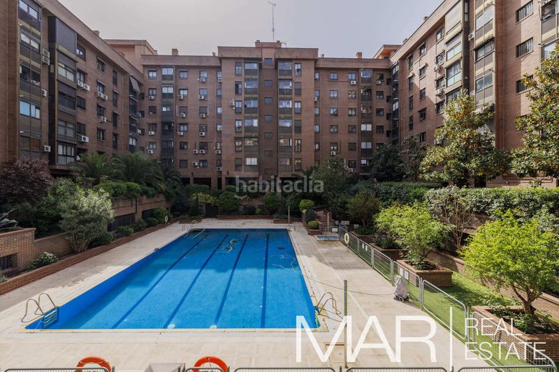 Foto c82829c6-bc6e-48ce-9a7f-d71706ec8f3c. Pis amb calefacció aparcament piscina a Acacias Madrid
