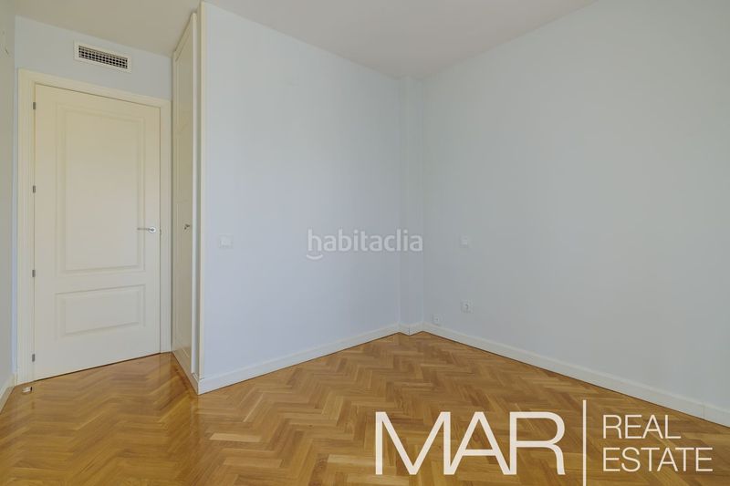 Foto cd244a0b-7803-4be7-966e-ad1130e74bda. Pis amb calefacció aparcament piscina a Acacias Madrid