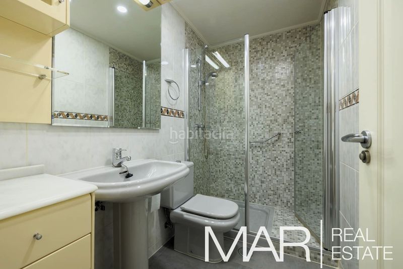 Foto e6e31c40-d72d-4a0f-8190-9f2691add56d. Pis amb calefacció aparcament piscina a Acacias Madrid