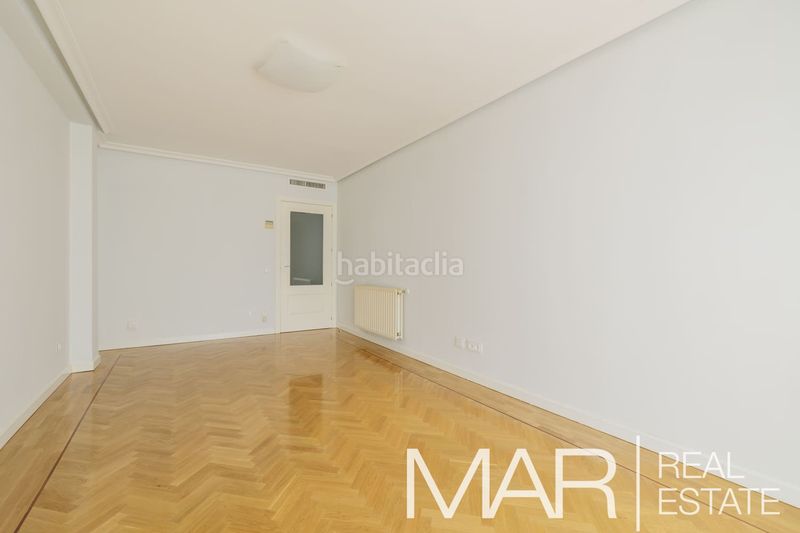 Foto f2451f27-2256-47d6-98d2-49066afbe29f. Pis amb calefacció aparcament piscina a Acacias Madrid