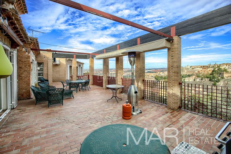 Foto 3192ac45-41ee-460e-a24f-5f13de57f72c. Xalet amb xemeneia aparcament piscina a Los Cigarrales-La Bastida Toledo