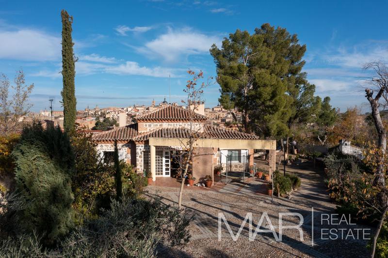 Foto 3785a0e1-4614-453a-aa4a-c640fbfcc011. Xalet amb xemeneia aparcament piscina a Los Cigarrales-La Bastida Toledo