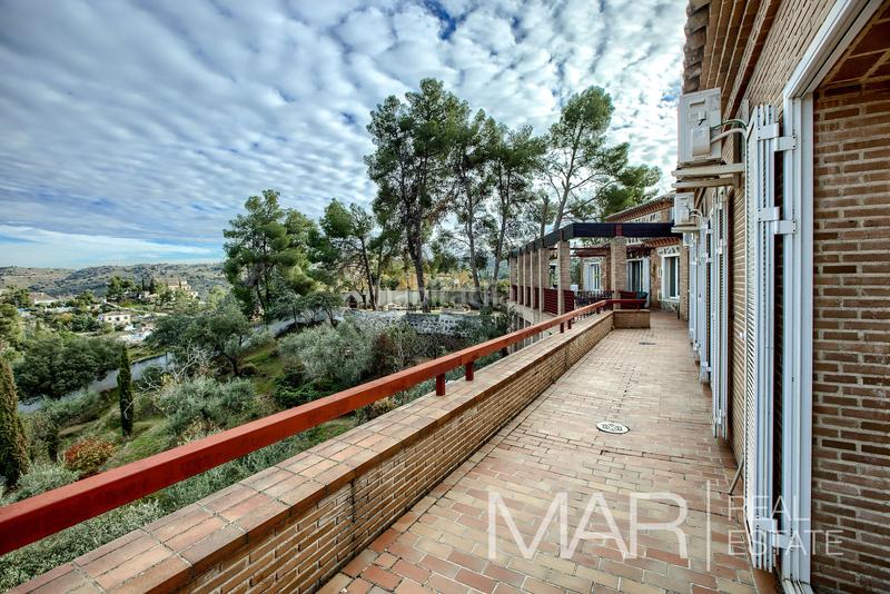Foto 6000a8f1-6862-430a-aaba-e78898575335. Xalet amb xemeneia aparcament piscina a Los Cigarrales-La Bastida Toledo