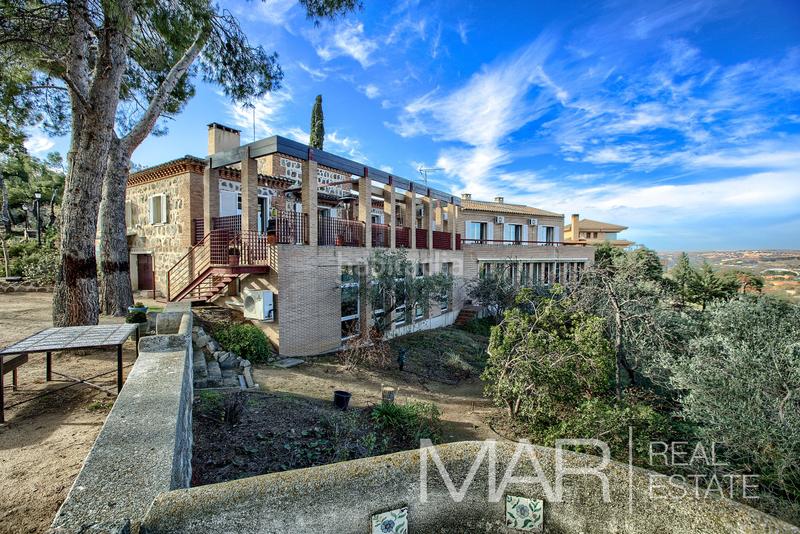 Foto 67c79474-c875-4d91-a8d4-7af42efe4a2b. Xalet amb xemeneia aparcament piscina a Los Cigarrales-La Bastida Toledo