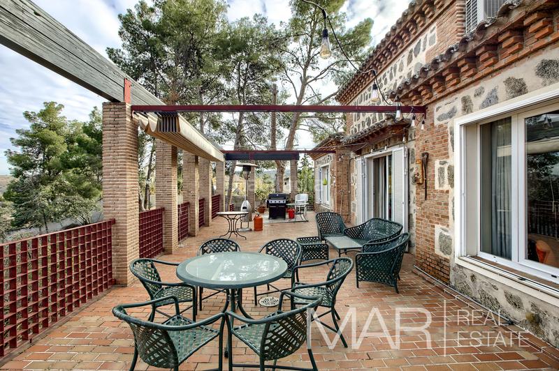 Foto 70deac0a-d7a0-48af-b0b0-9cb21f80274e. Xalet amb xemeneia aparcament piscina a Los Cigarrales-La Bastida Toledo