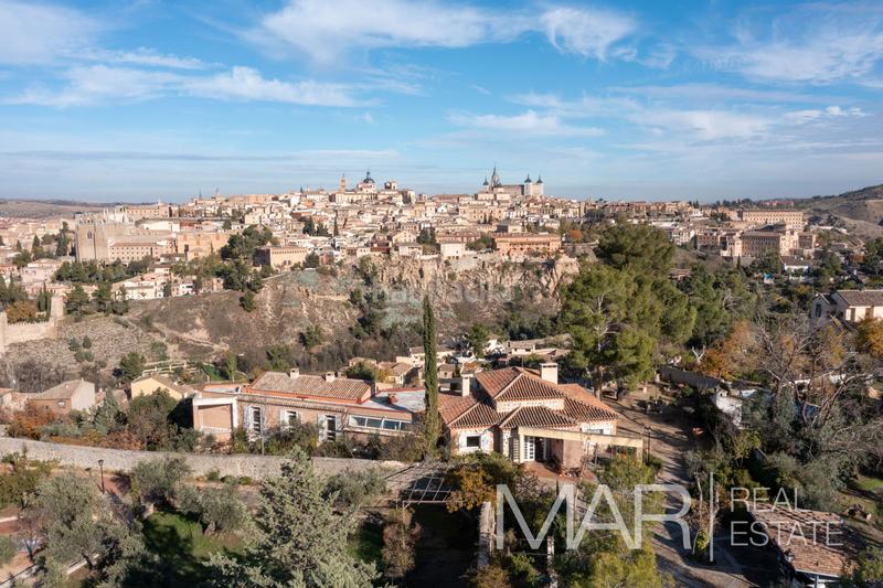 Foto 71daae23-b314-4ff4-ba15-fbc5fd44a993. Xalet amb xemeneia aparcament piscina a Los Cigarrales-La Bastida Toledo