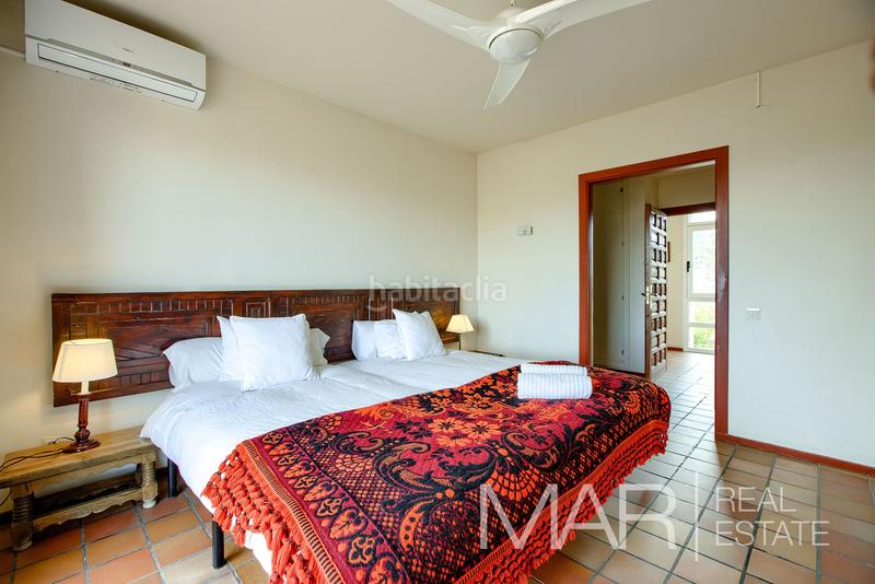 Foto 7c0d910e-c356-47d0-9742-be400c1fdb83. Xalet amb xemeneia aparcament piscina a Los Cigarrales-La Bastida Toledo