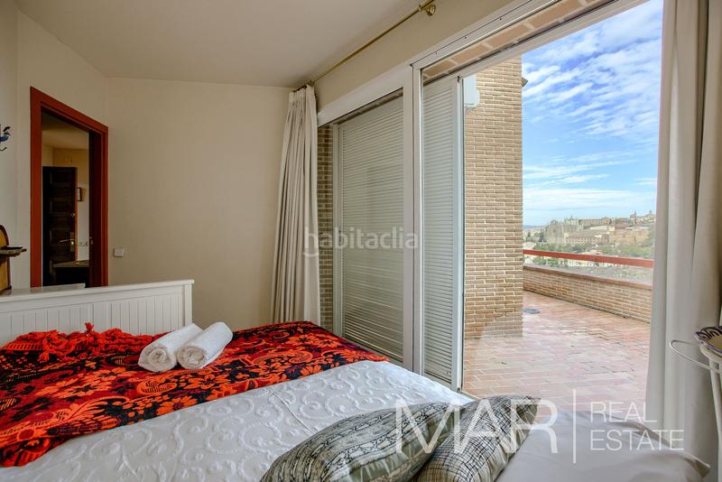 Foto 913c7f92-2072-4a30-a009-fae2907cd827. Xalet amb xemeneia aparcament piscina a Los Cigarrales-La Bastida Toledo