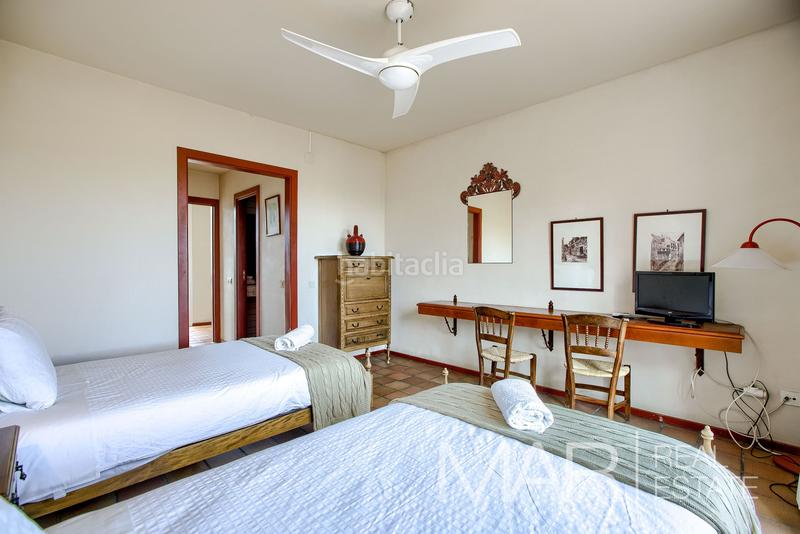 Foto 9f0e8cb2-7e50-4bf8-aa4e-b4c31ce92ab9. Xalet amb xemeneia aparcament piscina a Los Cigarrales-La Bastida Toledo