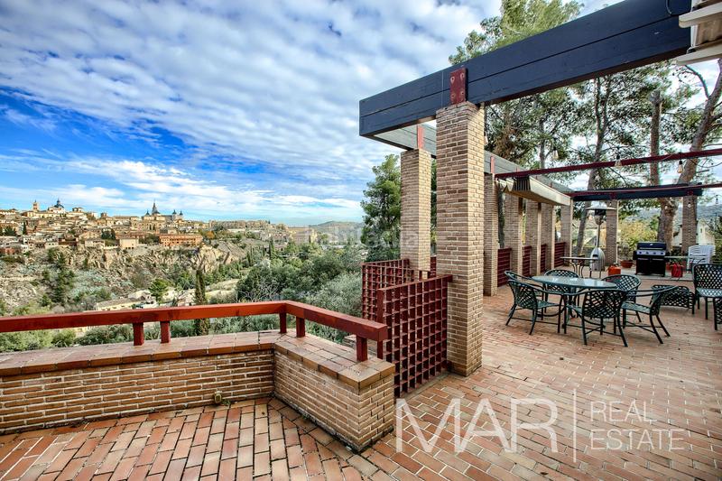 Foto db6dc926-328e-4aa8-ad7e-f7687e5da699. Xalet amb xemeneia aparcament piscina a Los Cigarrales-La Bastida Toledo