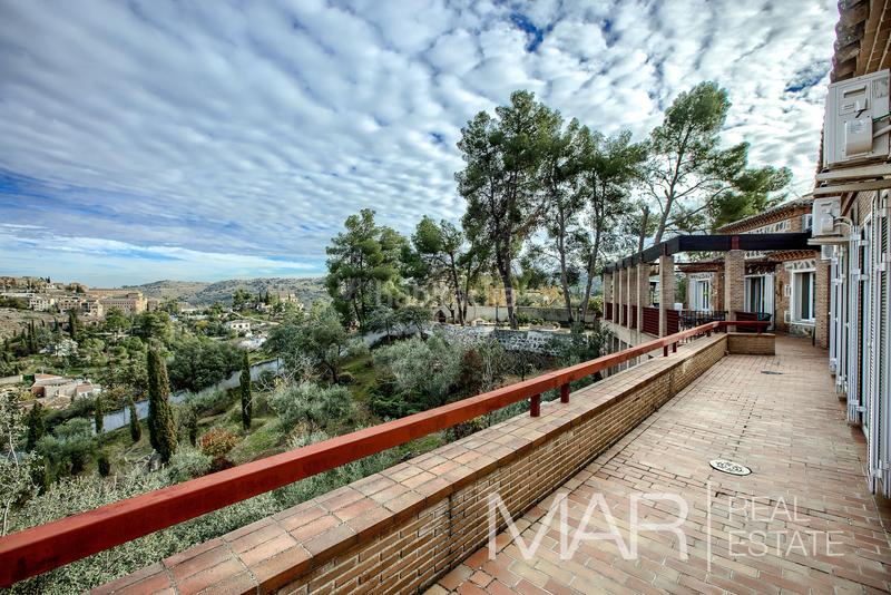 Foto ffcc70fe-d5ab-4640-bea4-4d877d3c7f2f. Xalet amb xemeneia aparcament piscina a Los Cigarrales-La Bastida Toledo