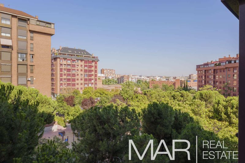 Foto 1a97e2aa-53ad-4128-902b-11a1b70efd46. Pis amb calefacció aparcament piscina a Acacias Madrid