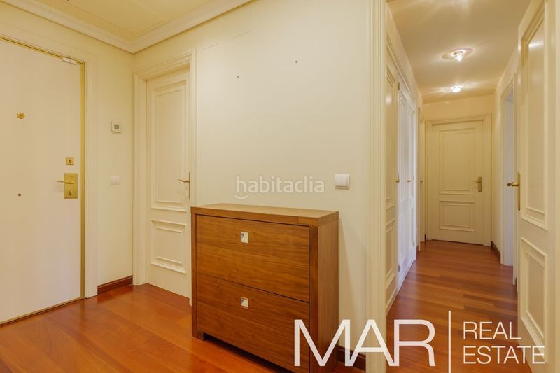 Foto fee983d3-6402-42d4-8a5b-1e69649287f4. Pis amb calefacció aparcament piscina a Acacias Madrid