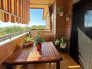Appartement à Ensanche. Piso de 4 dormitorios,  2 baños, garaje y trastero