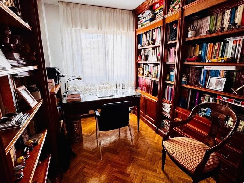 Foto 051a4096-436c-4ccd-b7e0-834f57e28a09. Duplex with heating parking pool in Ensanche Alcobendas