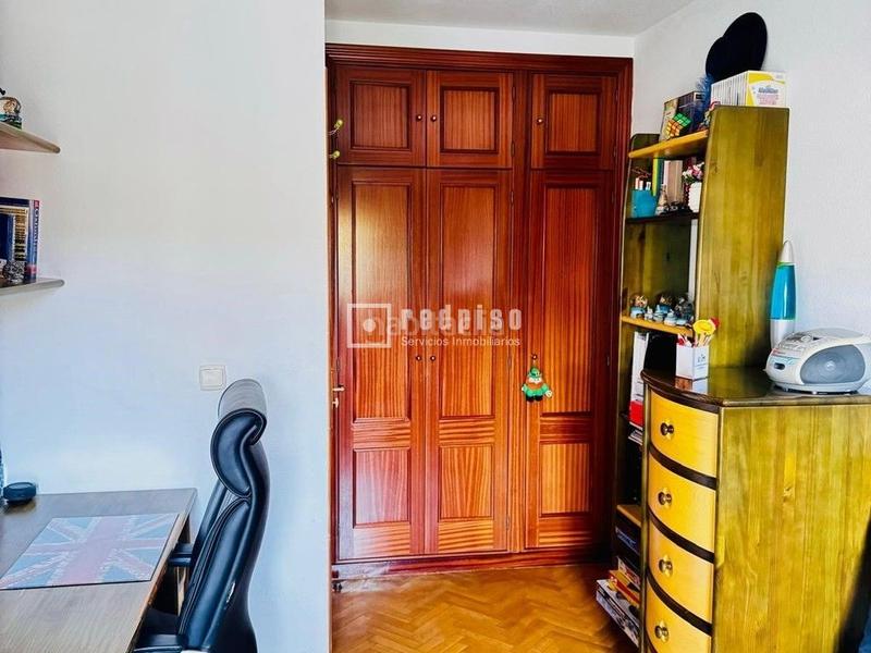 Foto 5e059ab6-0ee1-4d39-9442-0bbf4e0a3b8e. Duplex with heating parking pool in Ensanche Alcobendas