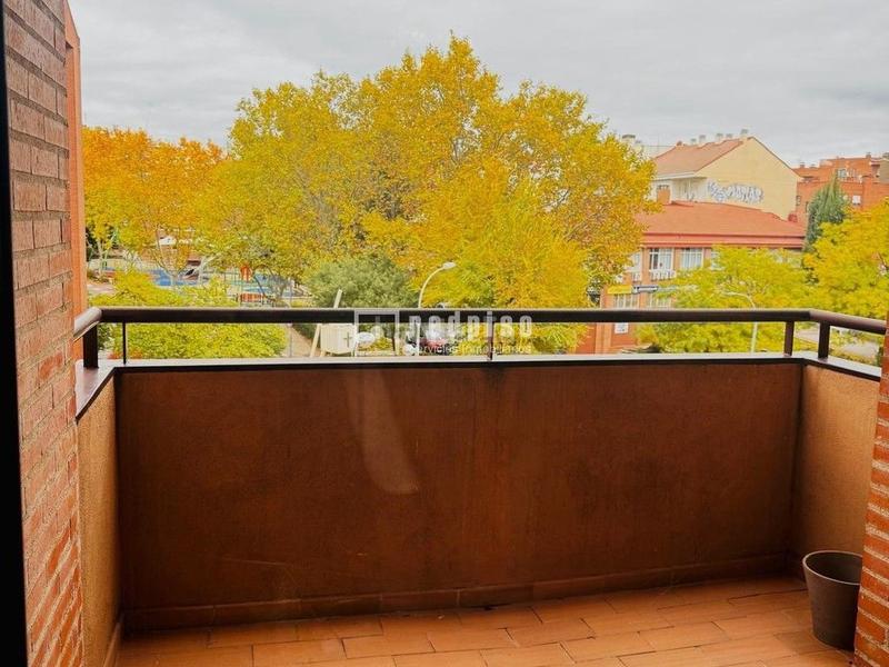 Foto f0cae208-7d94-48b1-bfb1-16cd78387a04. Duplex with heating parking pool in Ensanche Alcobendas