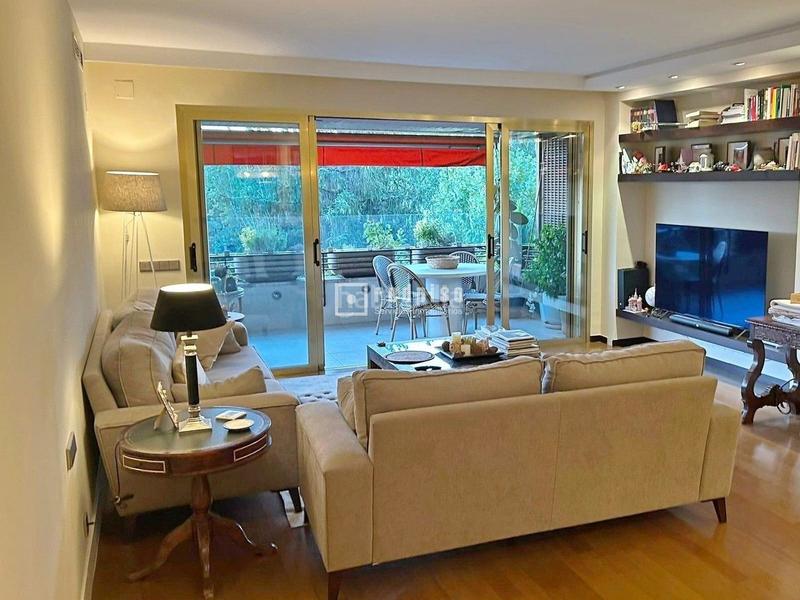 Foto aaec9658-0158-4691-be4c-6e53f06cbbb0. Rent flat with heating parking pool in el soto de La Moraleja La Moraleja