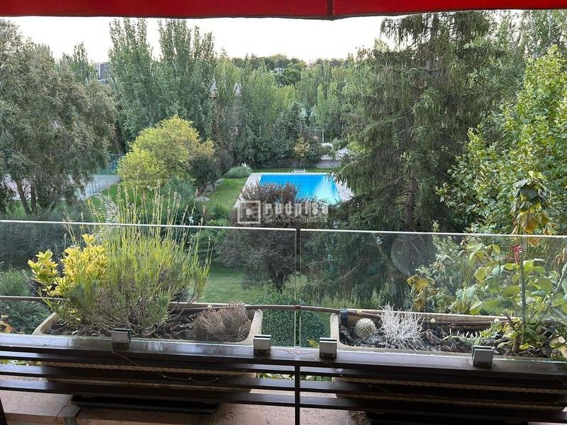 Foto e26a7ecd-0502-42de-a7b9-32407e72de7d. Rent flat with heating parking pool in el soto de La Moraleja La Moraleja